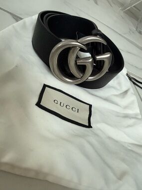 Gucci Black Leather Belt with Silver Double G Buckle